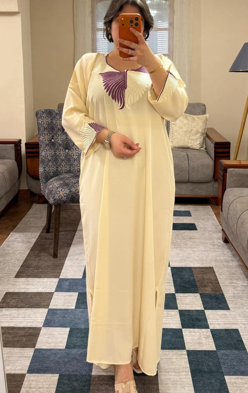 جبة نسائية من قماش الكريب الرفيع بتطريز عصري✨👗